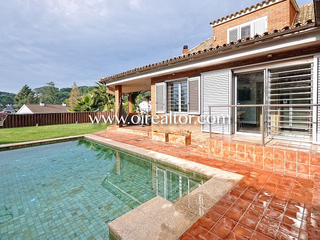 Villa for sell Sant Vicenç de Montalt Oirealtor011