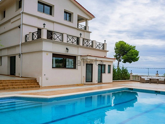 Vrijstaande woning of villa te koop in Montmar