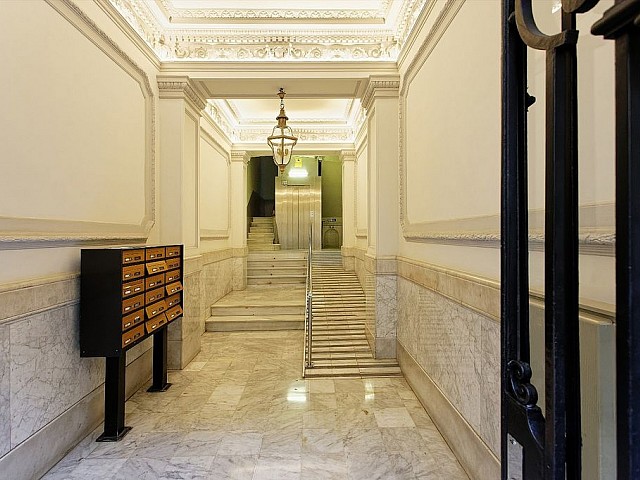 Venta de piso en calle Casanova 