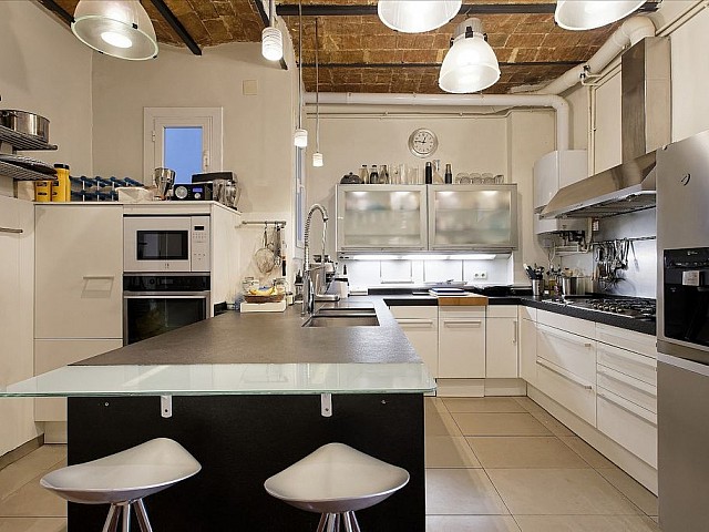 Venta de piso en calle Casanova 