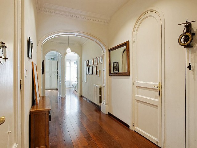 Venta de piso en calle Casanova 