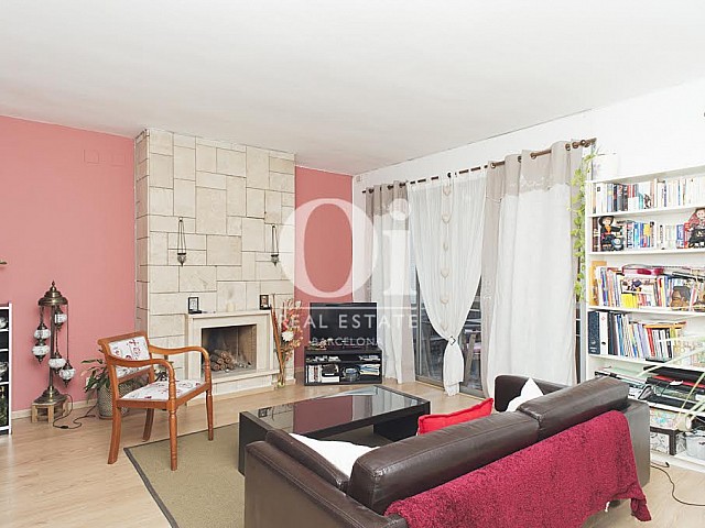 Salon cosy dans un appartement à louer dans l'Eixample de Barcelone