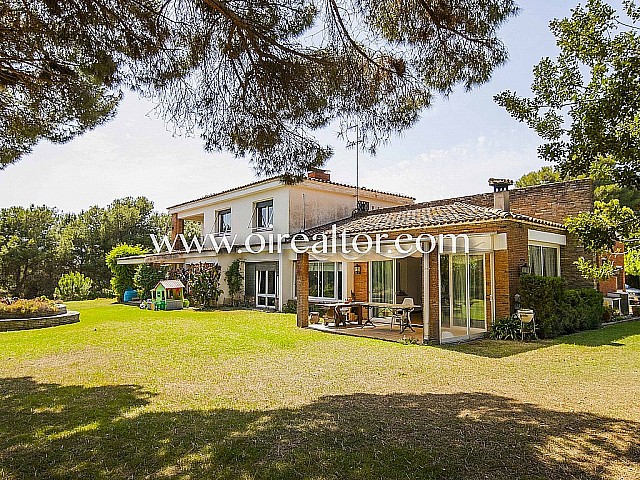 Majestuosa casa en venta con parcela de 1,5 hectáreas en Sant Andreu de Llavaneres, Maresme