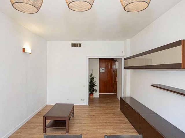 venta piso Les Corts, comprar piso Barcelona, piso 4 habitaciones Les Corts, piso con balcón Barcelona, inmueble en venta Les Corts, piso con 2 baños Les Corts, piso reformado Les Corts, vivienda lista para entrar a vivir, piso familiar Barcelona, oportun