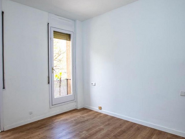 venta piso Les Corts, comprar piso Barcelona, piso 4 habitaciones Les Corts, piso con balcón Barcelona, inmueble en venta Les Corts, piso con 2 baños Les Corts, piso reformado Les Corts, vivienda lista para entrar a vivir, piso familiar Barcelona, oportun