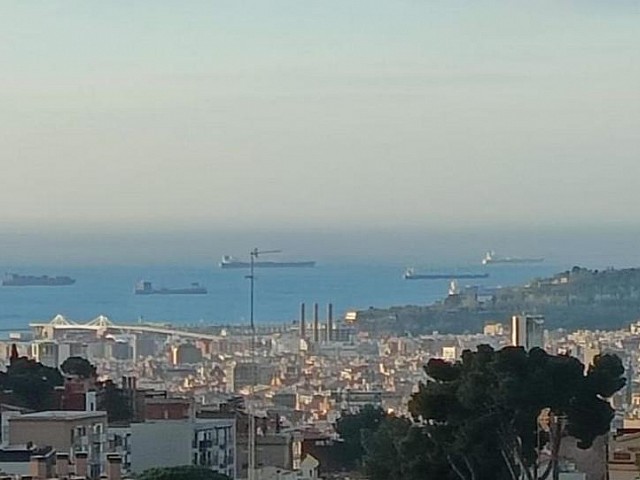 Apartment with Sea, Mountain, and Tibidabo Views in Sant Genís dels Agudells, Barcelona