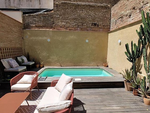 Encantadora vivienda con terraza y piscina privada en Poble Sec