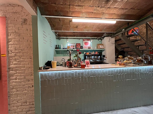 0Ref. 133881 - ¡Oportunidad Imperdible de Traspaso: Bar en Plena Zona de Entença, Barcelona!