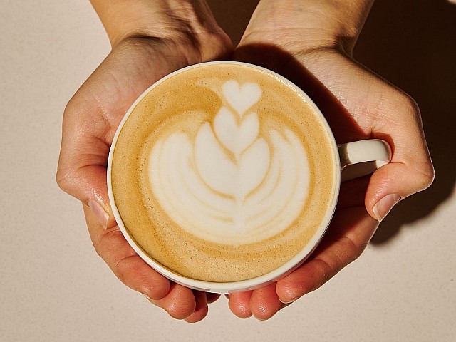 Ref. 133881 - ¡Oportunidad Imperdible de Traspaso: Bar en Plena Zona de Entença, Barcelona!