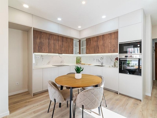 Ático Reformado con Terraza y Vistas Increíbles a la Sagrada (2)