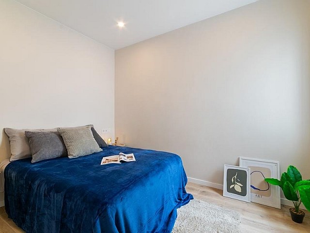 Ático Reformado con Terraza y Vistas Increíbles a la Sagrada (5)