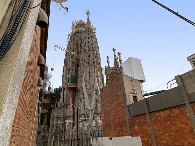 Ático Reformado con Terraza y Vistas Increíbles a la Sagrada (6)