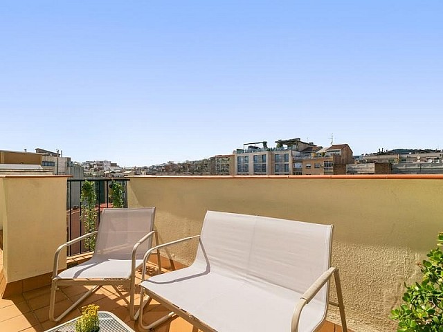 Ático Reformado con Terraza y Vistas Increíbles a la Sagrada (8)