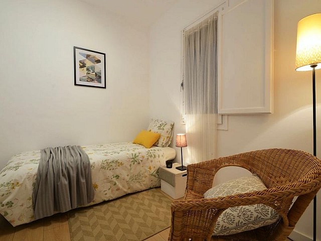 DeWatermark.ai 1747685645419