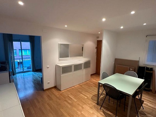 Ref-136346 Piso en Guinardó, luminoso, buena ubicación y comunicación.