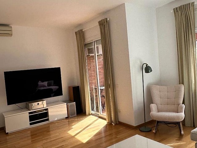 Ref-136346 Piso en Guinardó, luminoso, buena ubicación y comunicación.