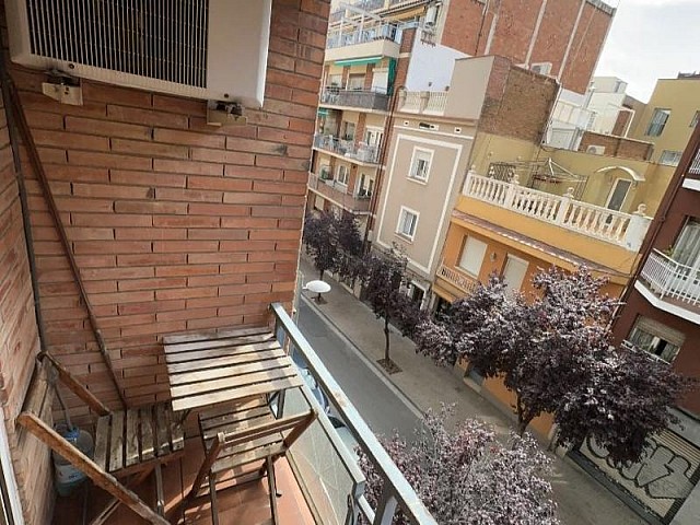 Ref-136346 Piso en Guinardó, luminoso, buena ubicación y comunicación.