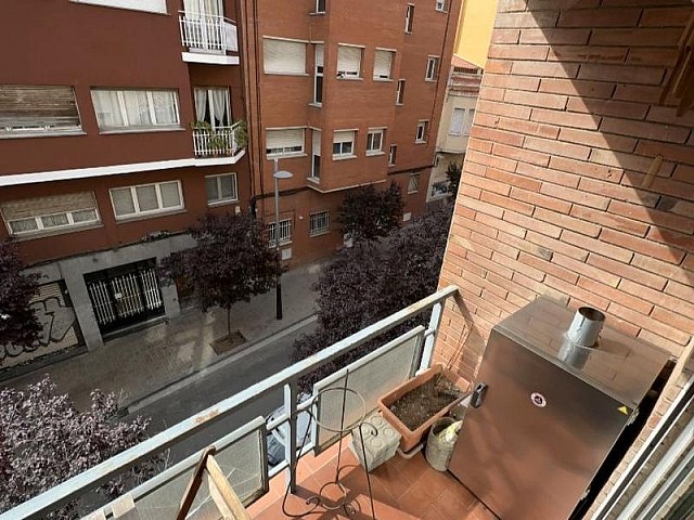 Ref-136346 Piso en Guinardó, luminoso, buena ubicación y comunicación.