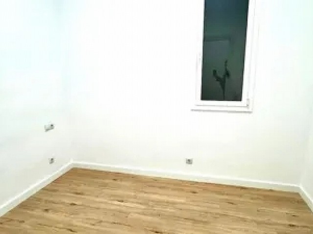 1220883
