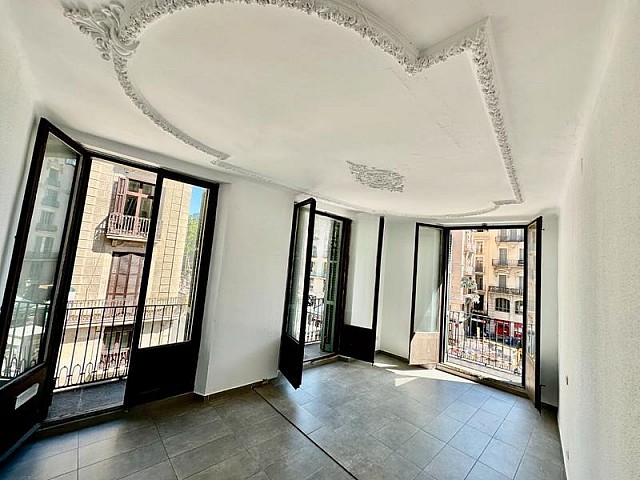 Bello Duplex esquinero en venta en La Rambla, El Gotic Barcelona