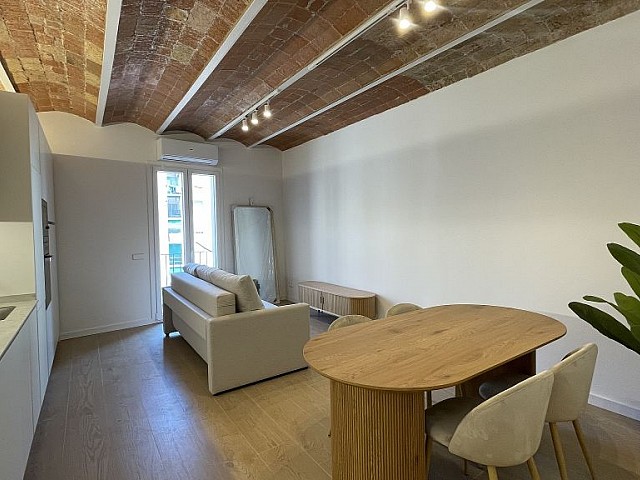 Apartamento en venta en calle Castillejos de 2 habitaciones y 53 m²