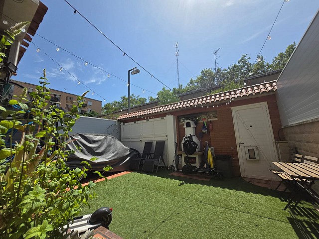  chalet duplex a 500m de playa en venta en Barcelona