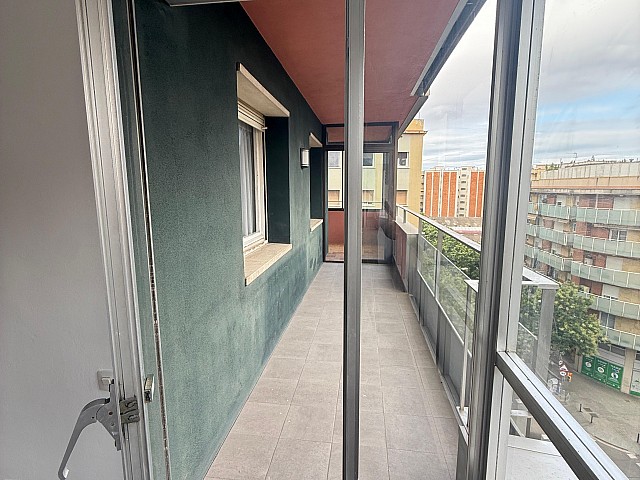 Luminoso piso en venta en Les Corts, cerca del Camp Nou y con excelente conexión al metro
