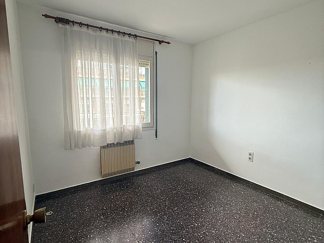 Luminoso piso en venta en Les Corts, cerca del Camp Nou y con excelente conexión al metro