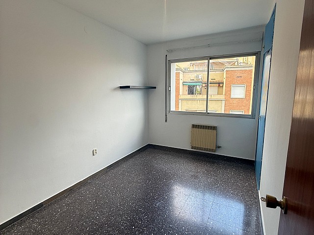 Luminoso piso en venta en Les Corts, cerca del Camp Nou y con excelente conexión al metro