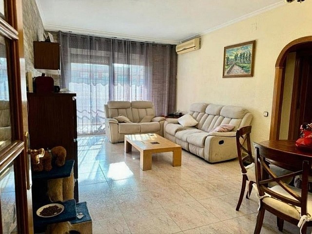 Appartement lumineux à La Marina del Port avec balcon et parking dans le même immeuble à Barcelone