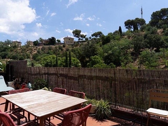 Ático en Montjuïc con Vistas y Gran Terraza