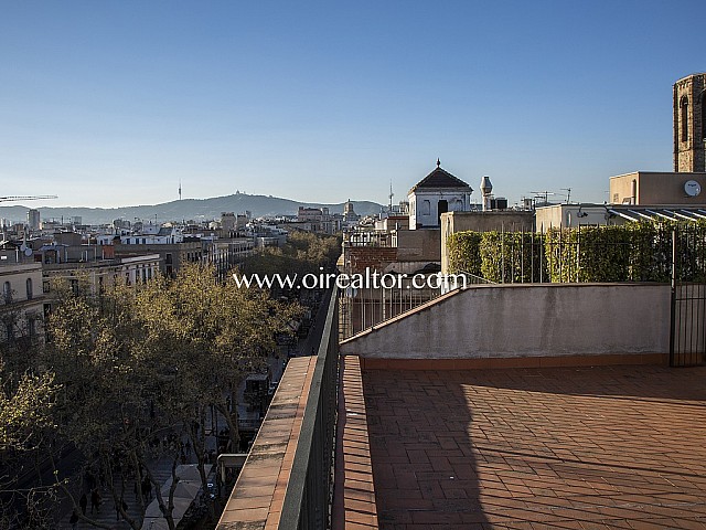 Magnífico piso en venta con espectacular terraza frente al Liceo en Las Ramblas, Barcelona