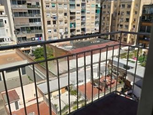 Piso para reformar con proyecto de vida en La Sagrada Famíli (2)