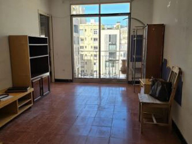 Piso para reformar con proyecto de vida en La Sagrada Famíli (12)