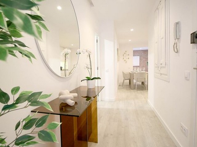 Alquiler de Piso de Diseño con Vistas a la Calle Bailèn en La Dreta de l'Eixample, Barcelona