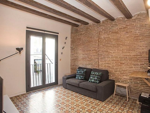 DeWatermark.ai 1756120133717