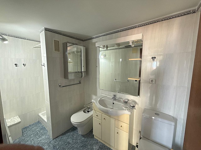  Amplio y luminoso piso en venta en la calle Escorial