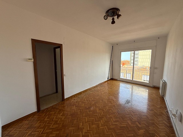  Amplio y luminoso piso en venta en la calle Escorial