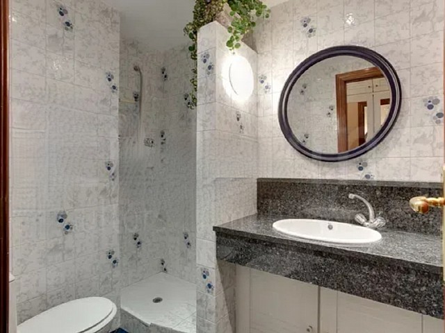 Piso luminoso con balcón-terraza en Sagrada Família