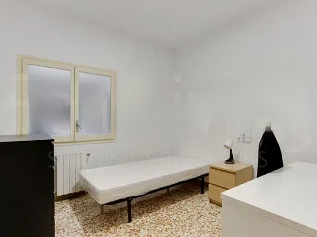 Piso luminoso con balcón-terraza en Sagrada Família