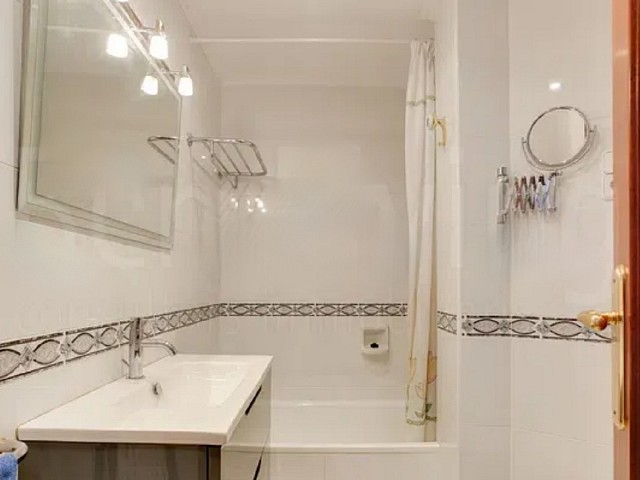 Piso luminoso con balcón-terraza en Sagrada Família