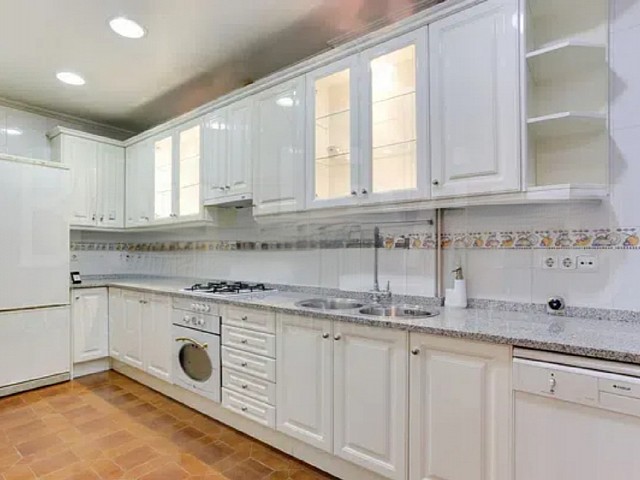 Piso luminoso con balcón-terraza en Sagrada Família