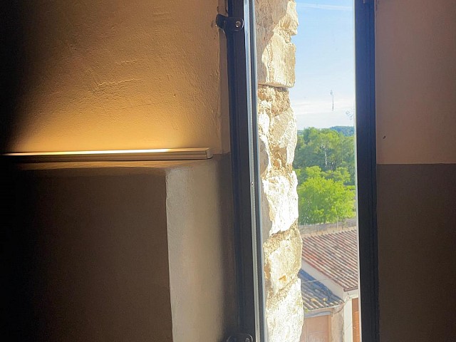  Castillo del siglo XI reformado con estilo contemporáneo e (6)