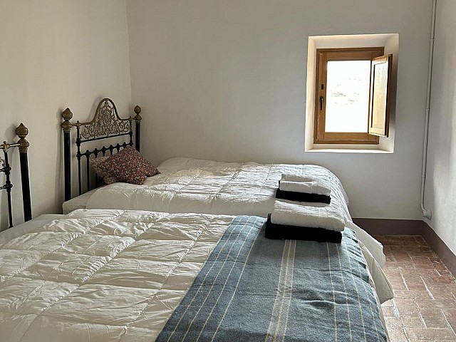  Castillo del siglo XI reformado con estilo contemporáneo e (12)