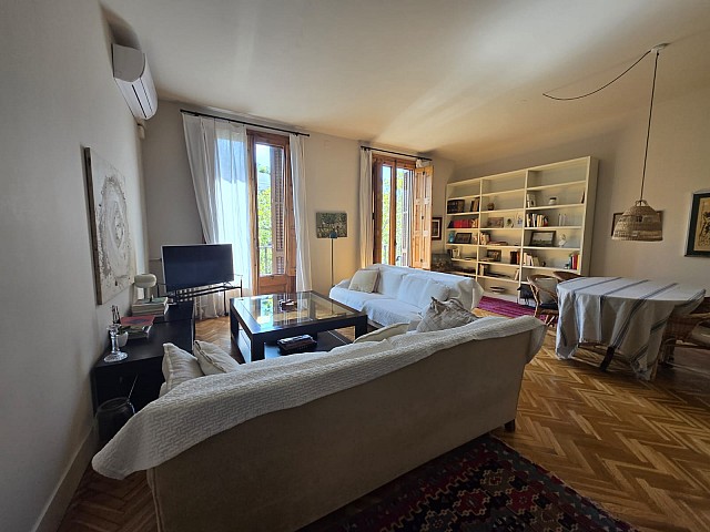 Apartment for Rent with Balcony in the Eixample District - Barcelona