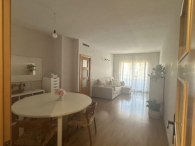 Venta de Piso de 4 Habitaciones y Terraza en Calle Mare de Déu de Port, Barcelona