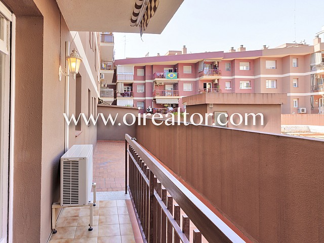 Piso muy amplio con terraza en la calle Sardenya, Barcelona