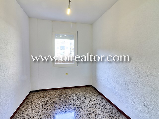 Piso muy amplio con terraza en la calle Sardenya, Barcelona