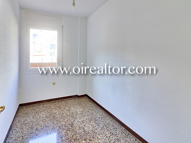 Piso muy amplio con terraza en la calle Sardenya, Barcelona