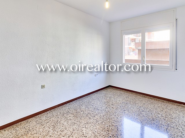 Piso muy amplio con terraza en la calle Sardenya, Barcelona